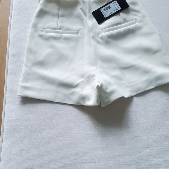 Marciano Dallas Dress Shorts Cream NWT - Picture 8 of 13